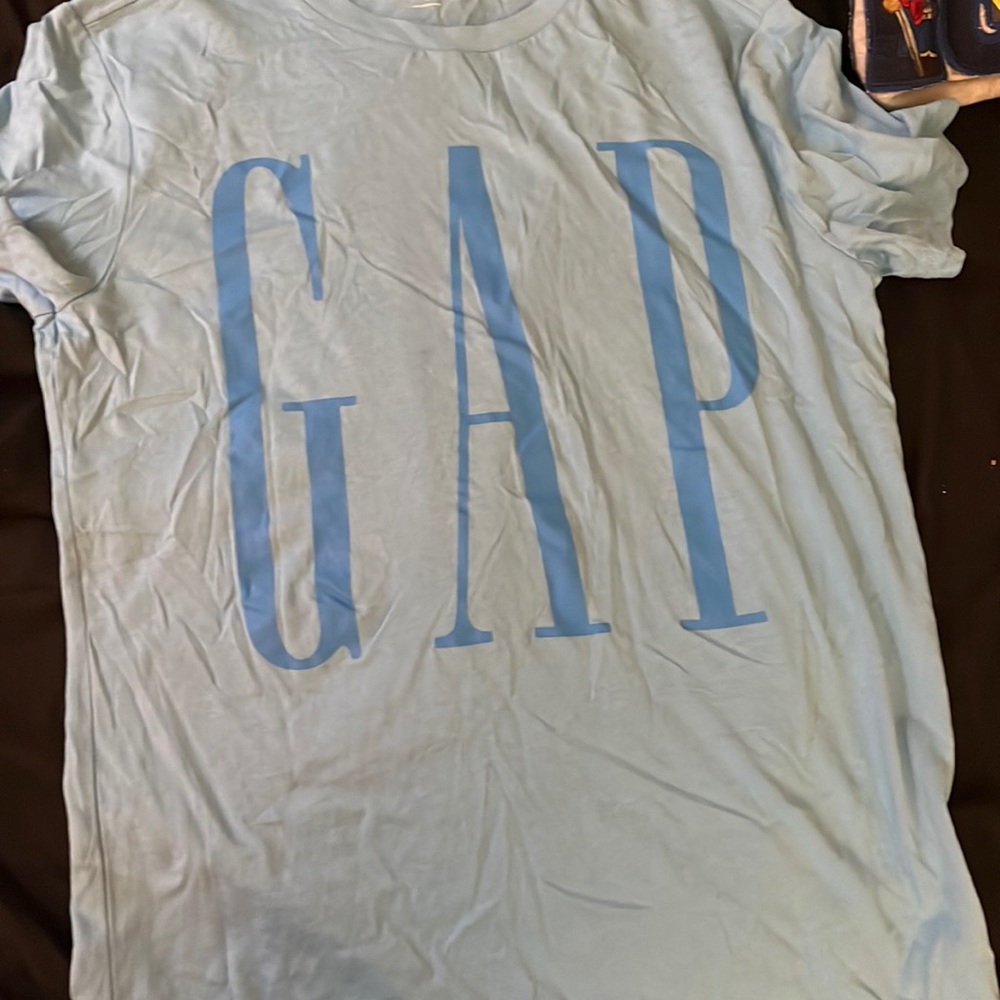 Men’s XS Gap tee shirt
